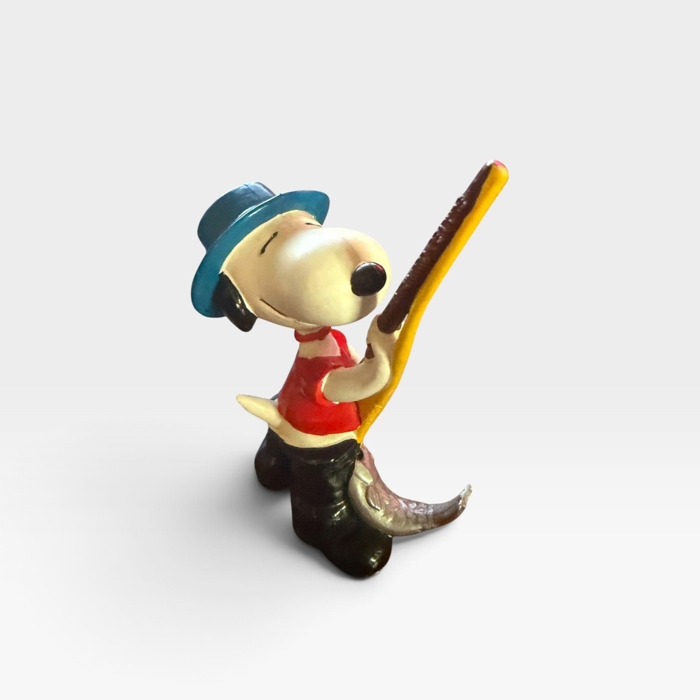 Vintage Peanuts Snoopy Fishing Fisherman Figurine Fish Pole Mini UFS 3" PVC